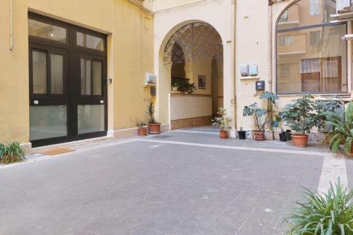 Monti Piano Terra Particolare Rom